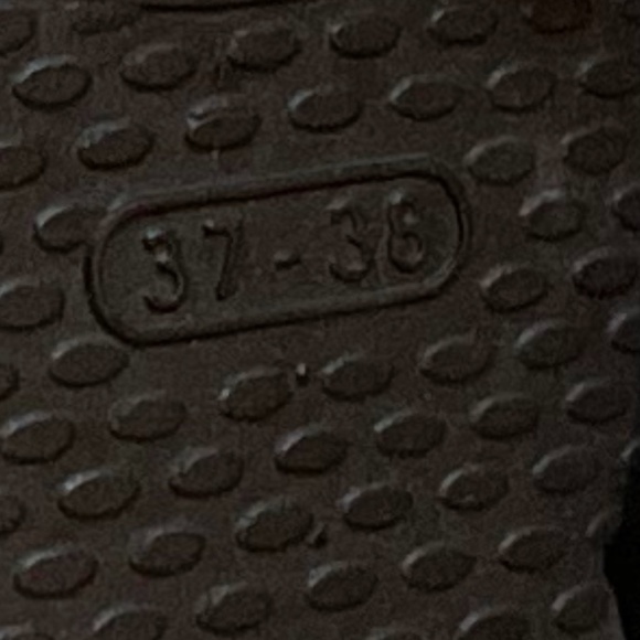 Havaianas Skull Crossbones Slim Hardware Studded Spikes Black Flip flops Slides - Picture 13 of 13